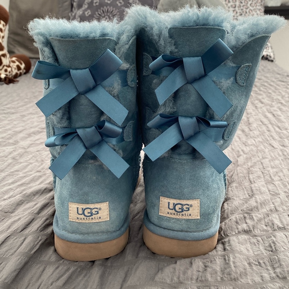Bow ankle Ugg boots